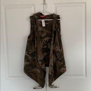 Ladies open hooded vest